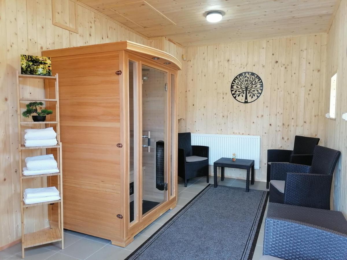 8888 Apartmanház Lispeszentadorján Exteriér fotografie