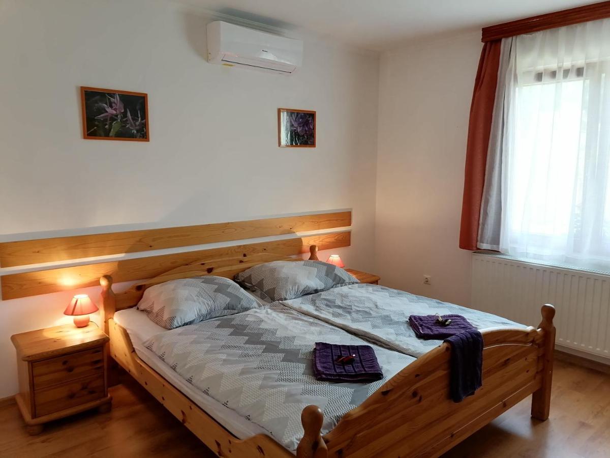 8888 Apartmanház Lispeszentadorján Exteriér fotografie