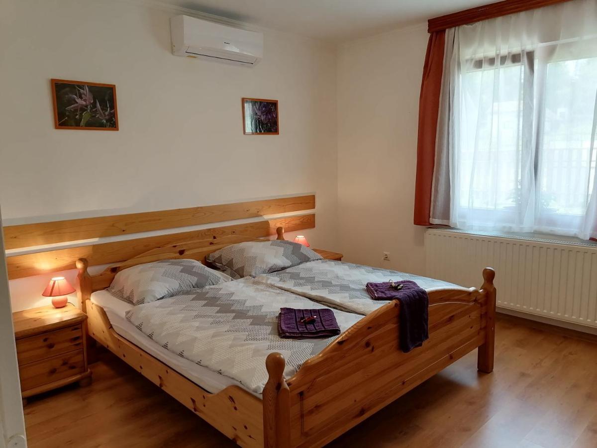 8888 Apartmanház Lispeszentadorján Exteriér fotografie