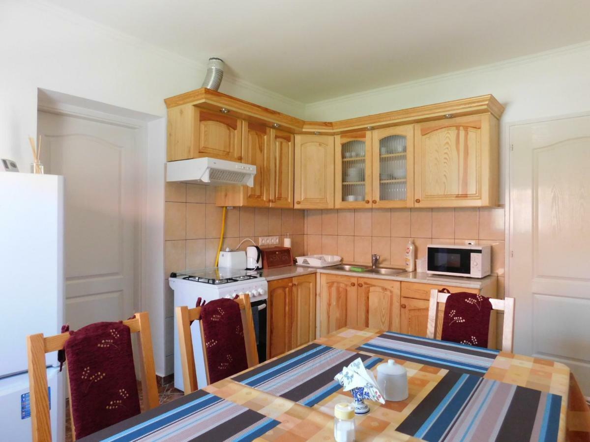 8888 Apartmanház Lispeszentadorján Exteriér fotografie