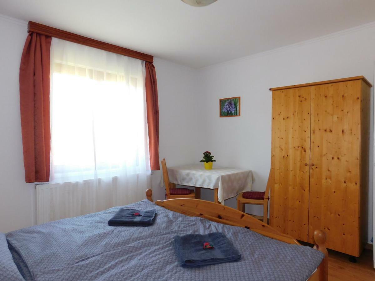 8888 Apartmanház Lispeszentadorján Exteriér fotografie