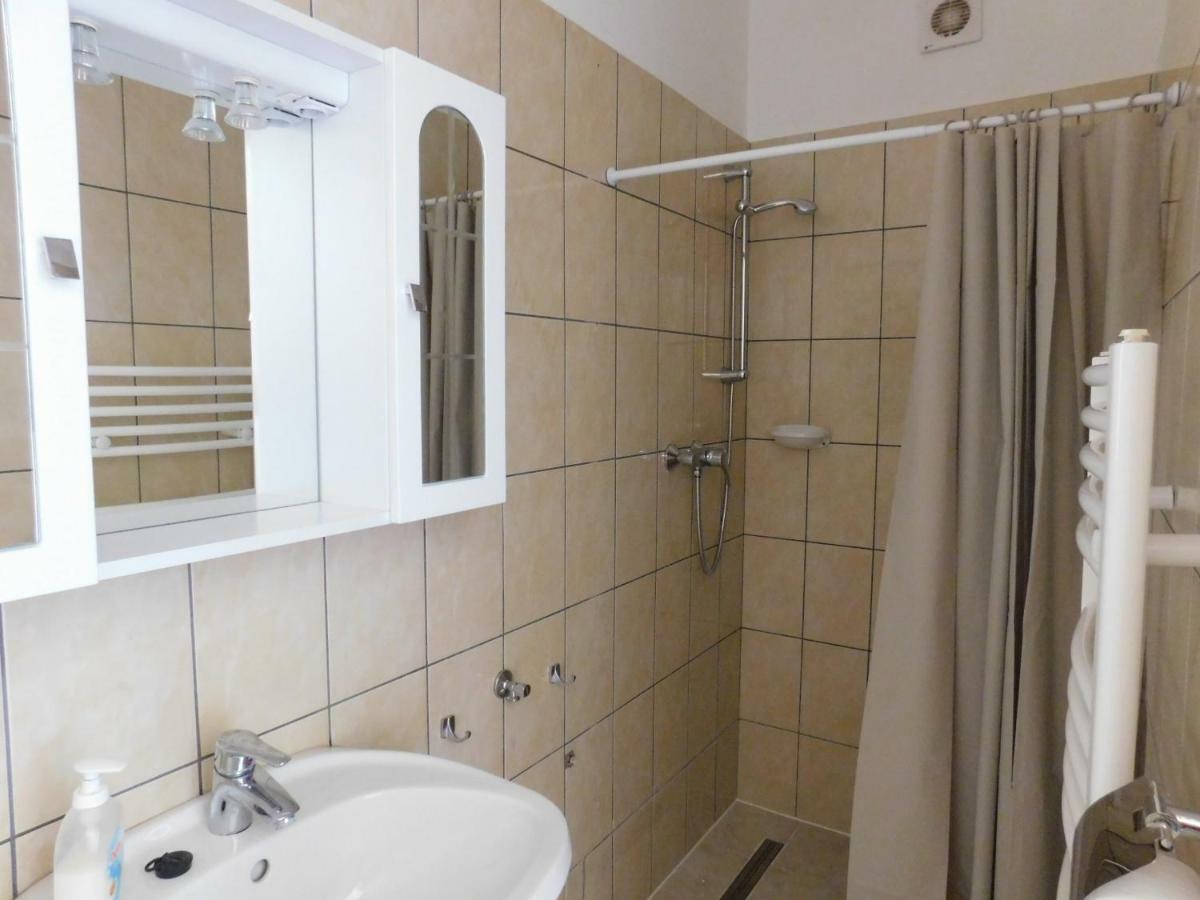 8888 Apartmanház Lispeszentadorján Exteriér fotografie